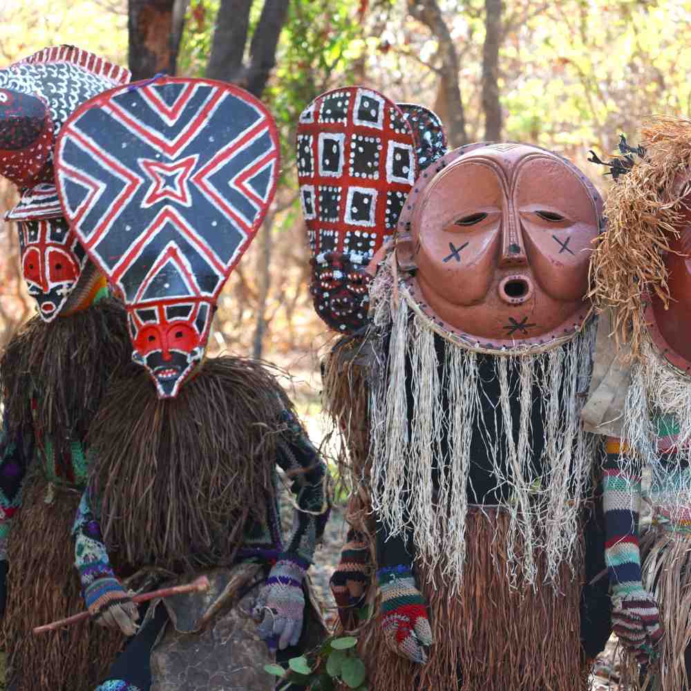 Gravações de campo em Cazombo, província de Mochiquo.jpg